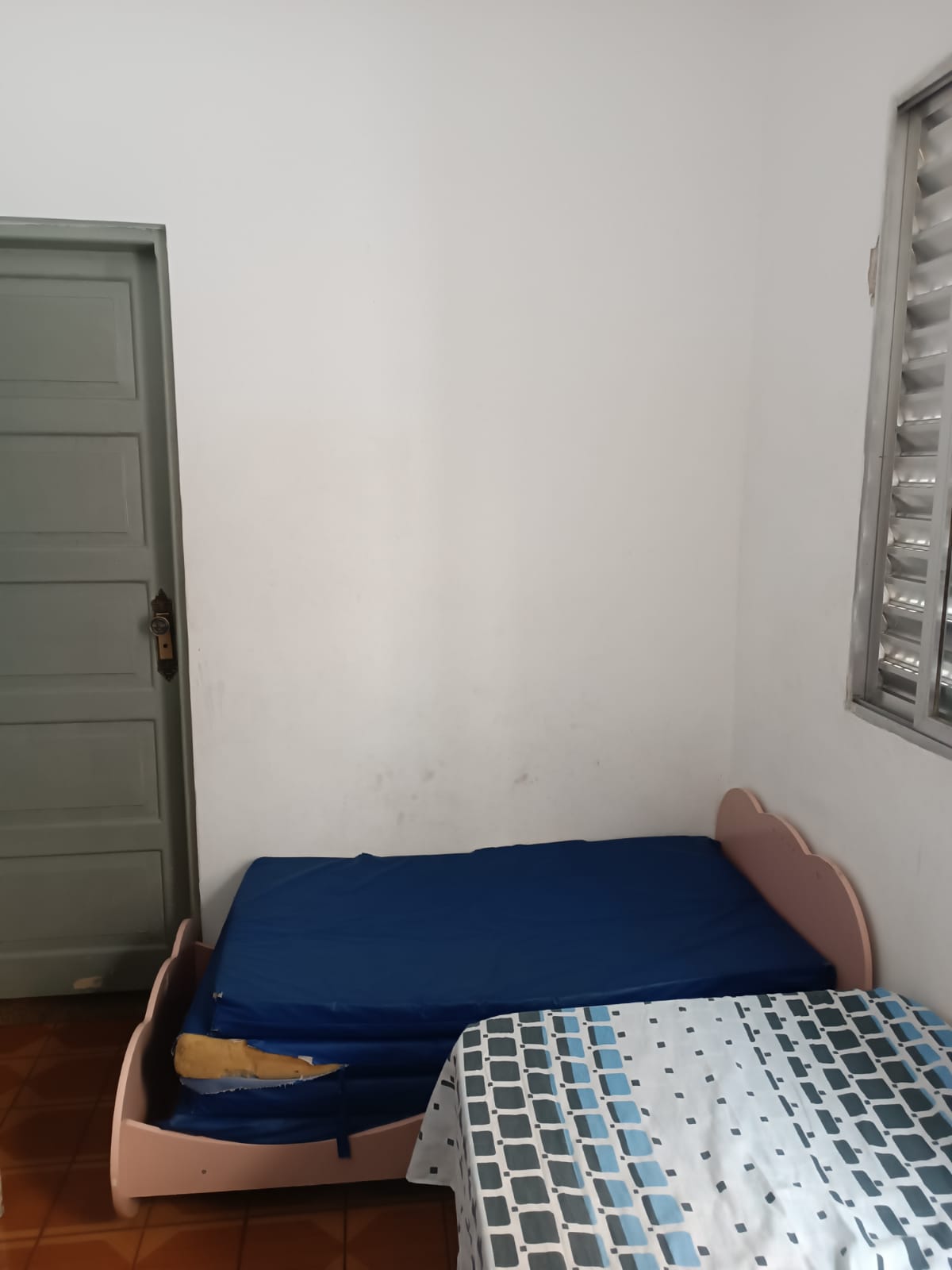 Dormitório com camas infantis